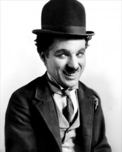 Slapstick - žánr plný šlehačkových bitev, kopanců a honiček.